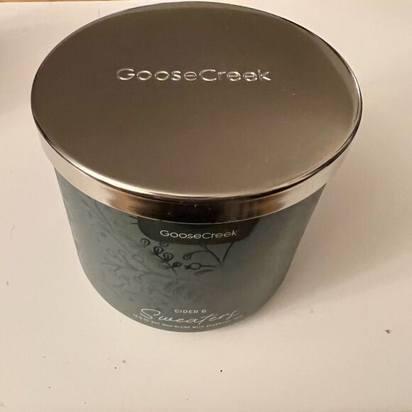 Goose Creek Fall Edition 3 Wick Candle Cider & Sweaters - Picture 7 of 7